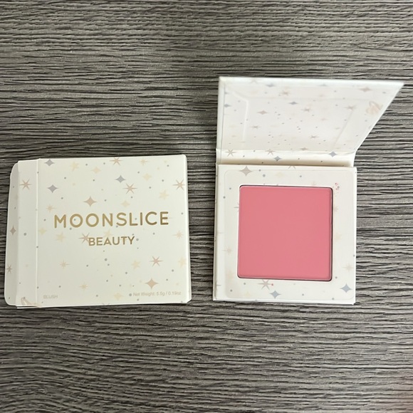 Makeup Kit - Picture 4 of 8